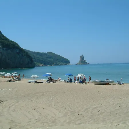 Popi On The Of Agios Gordios Hébergement de vacances